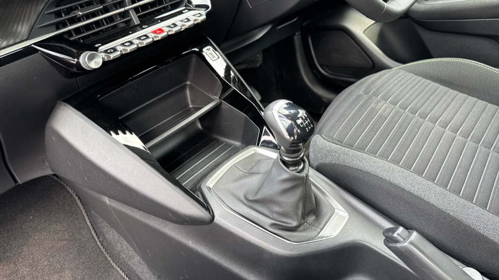Peugeot 208 1.2 PureTech 100 Active 5dr Petrol Hatchback - Image 13