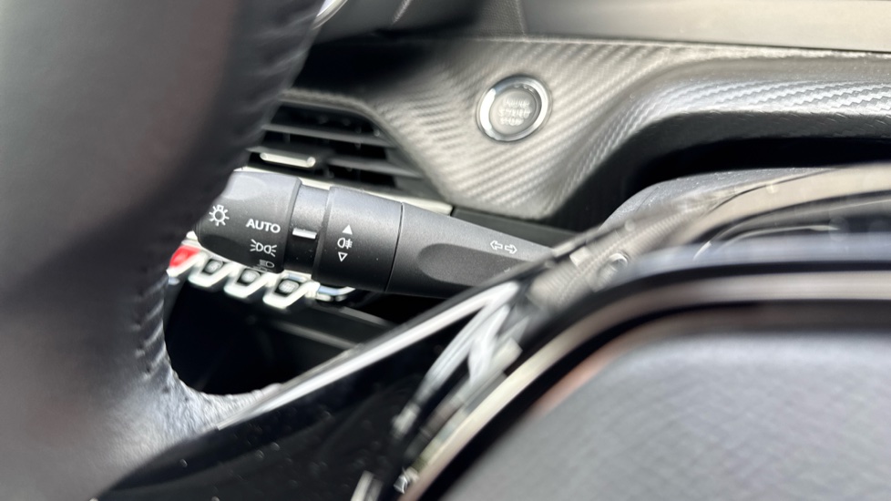 Peugeot 208 1.2 PureTech 100 Active 5dr Petrol Hatchback - Image 24