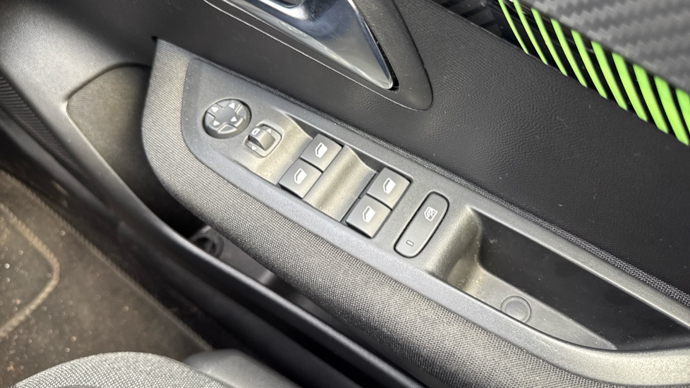 Peugeot 208 1.2 PureTech 100 Active 5dr Petrol Hatchback - Image 26