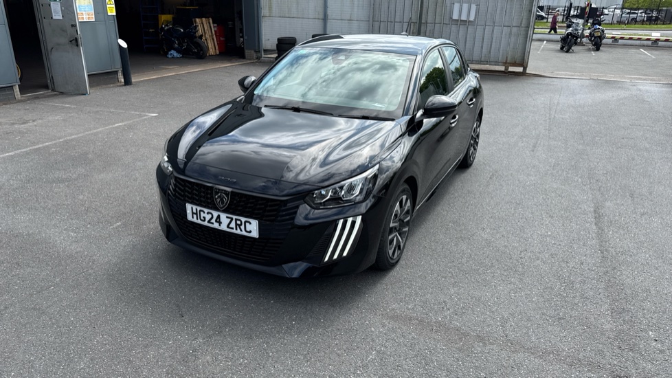 Peugeot 208 1.2 PureTech 100 Active 5dr Petrol Hatchback - Image 30