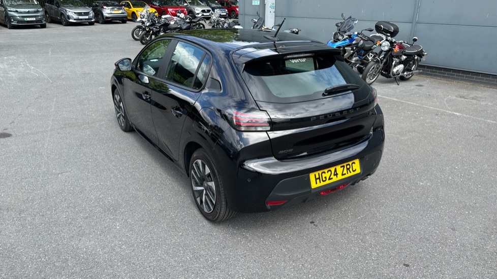 Peugeot 208 1.2 PureTech 100 Active 5dr Petrol Hatchback - Image 31