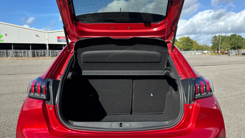 Peugeot 208 1.2 PureTech 100 Allure Premium + 5dr Petrol Hatchback - Image 4
