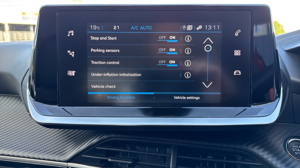 Peugeot 208 1.2 PureTech 100 Allure Premium + 5dr Petrol Hatchback - Image 25