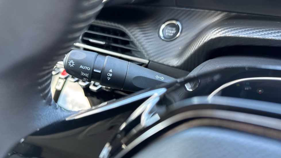 Peugeot 208 1.2 PureTech 100 Allure Premium + 5dr Petrol Hatchback - Image 31