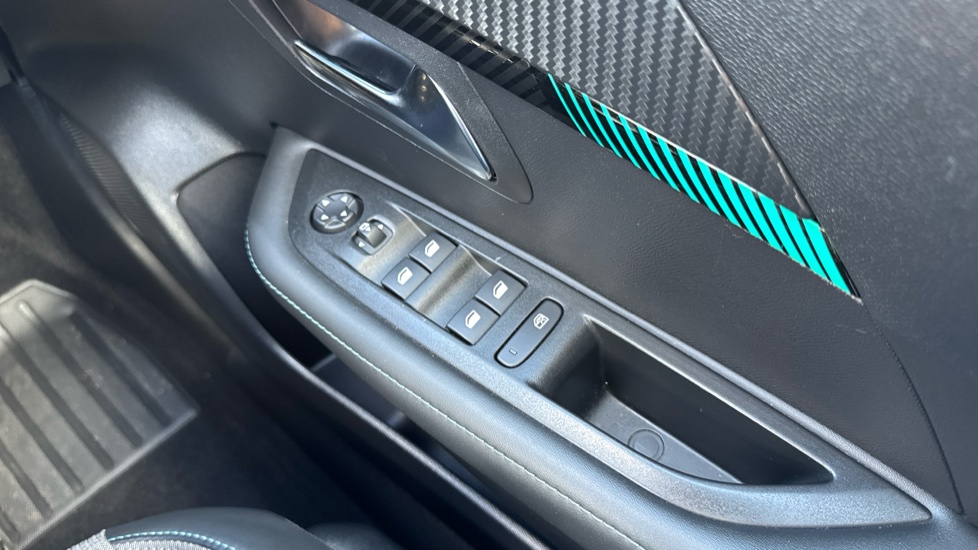Peugeot 208 1.2 PureTech 100 Allure Premium + 5dr Petrol Hatchback - Image 33