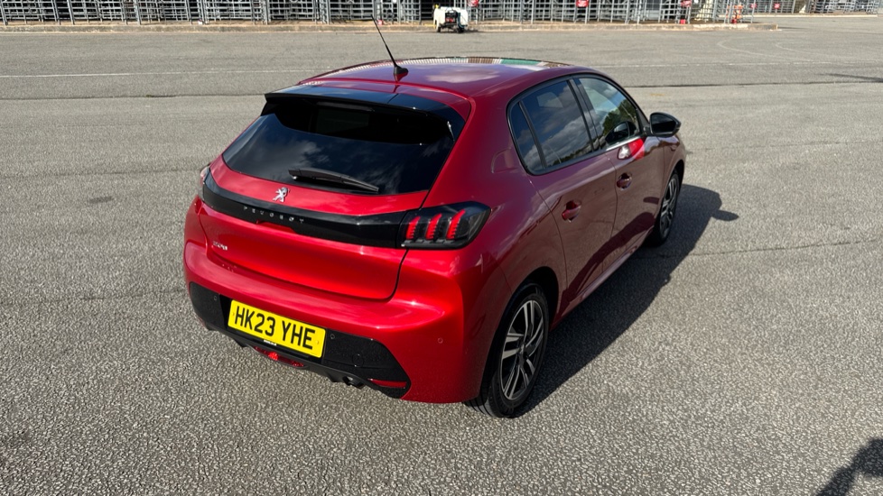 Peugeot 208 1.2 PureTech 100 Allure Premium + 5dr Petrol Hatchback - Image 38