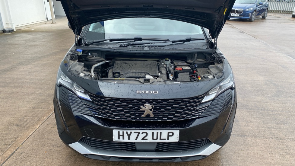 Peugeot 5008 1.2 PureTech Allure Premium+ 5dr Petrol Estate - Image 8