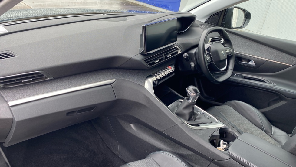 Peugeot 5008 1.2 PureTech Allure Premium+ 5dr Petrol Estate - Image 9
