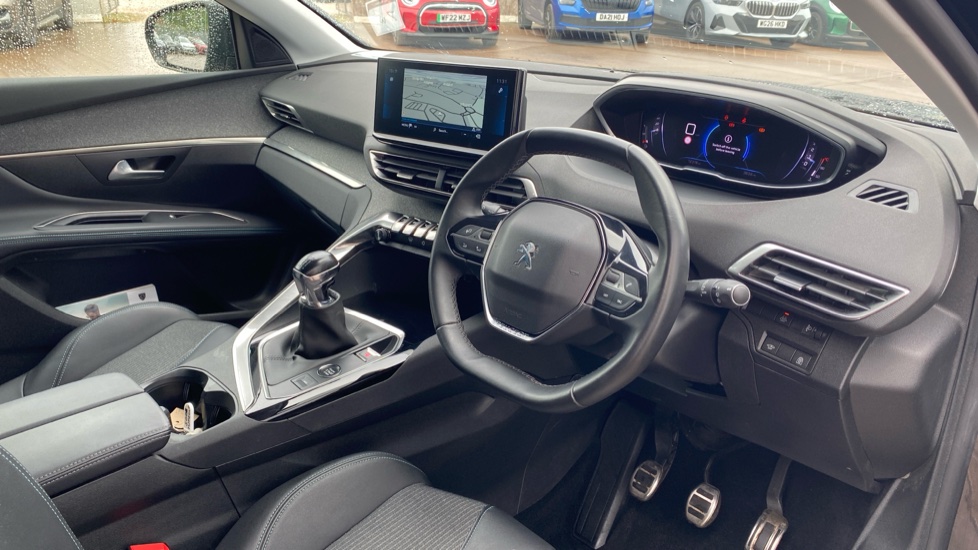 Peugeot 5008 1.2 PureTech Allure Premium+ 5dr Petrol Estate - Image 11