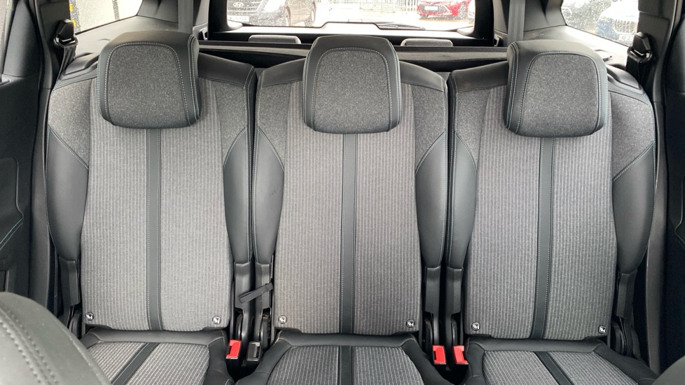 Peugeot 5008 1.2 PureTech Allure Premium+ 5dr Petrol Estate - Image 15