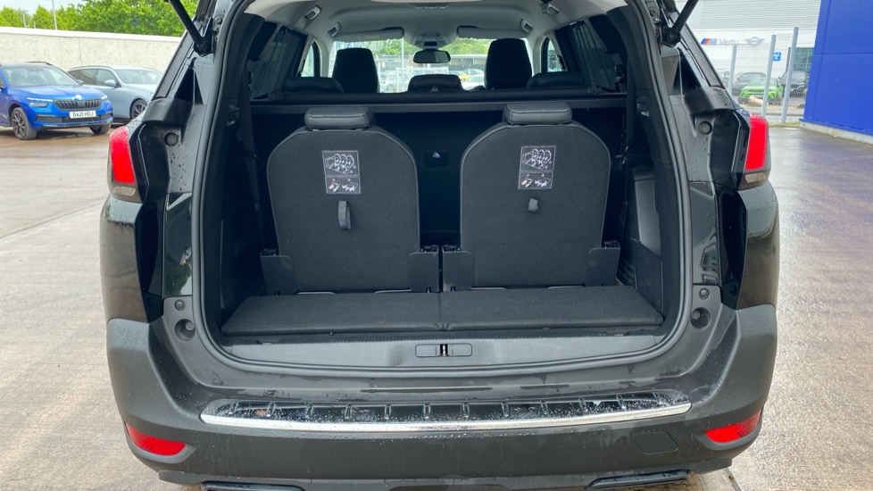 Peugeot 5008 1.2 PureTech Allure Premium+ 5dr Petrol Estate - Image 21