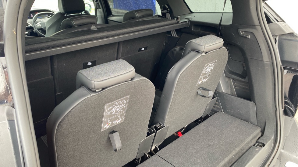 Peugeot 5008 1.2 PureTech Allure Premium+ 5dr Petrol Estate - Image 22