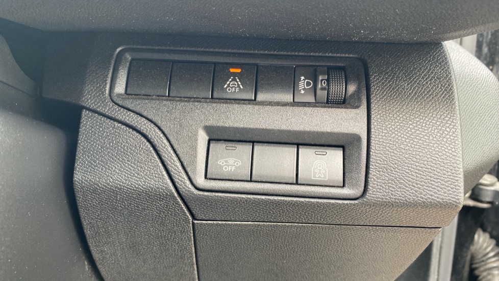 Peugeot 5008 1.2 PureTech Allure Premium+ 5dr Petrol Estate - Image 30