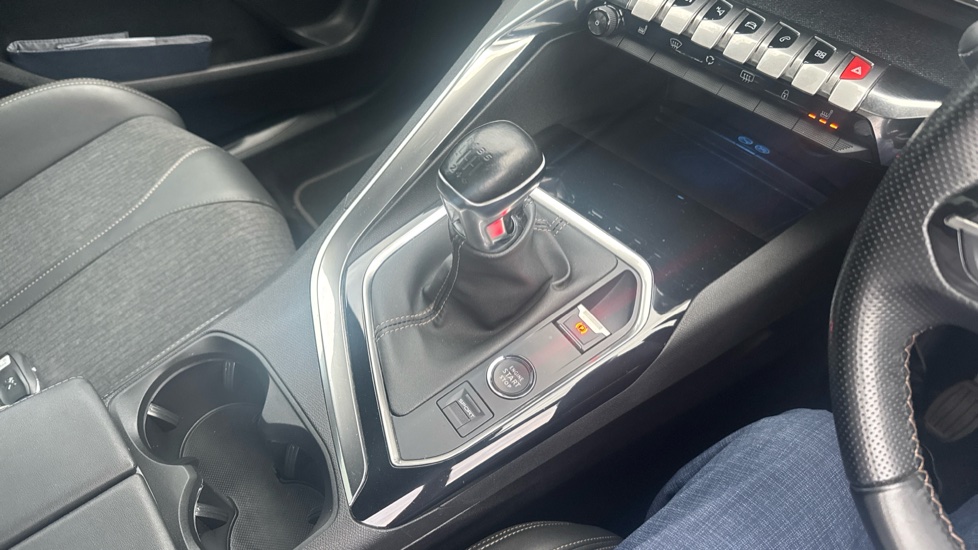 Peugeot 3008 1.2 PureTech GT Line Premium 5dr Petrol Estate - Image 32