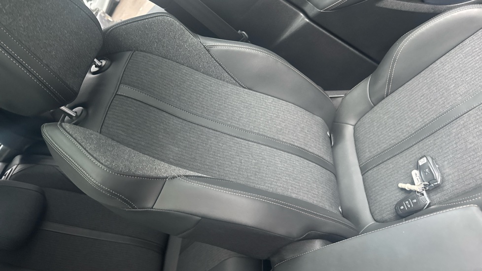 Peugeot 3008 1.2 PureTech GT Line Premium 5dr Petrol Estate - Image 34