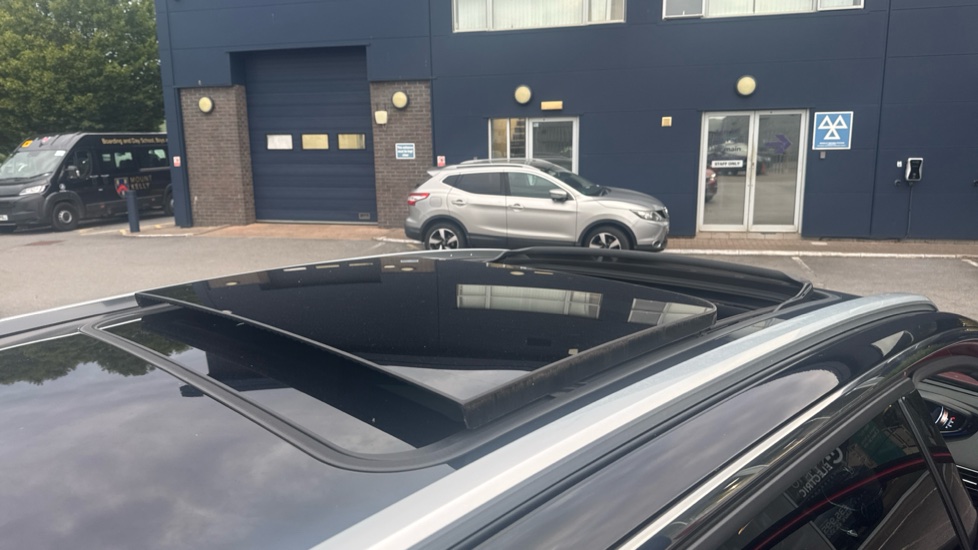Peugeot 3008 1.2 PureTech GT Line Premium 5dr Petrol Estate - Image 40