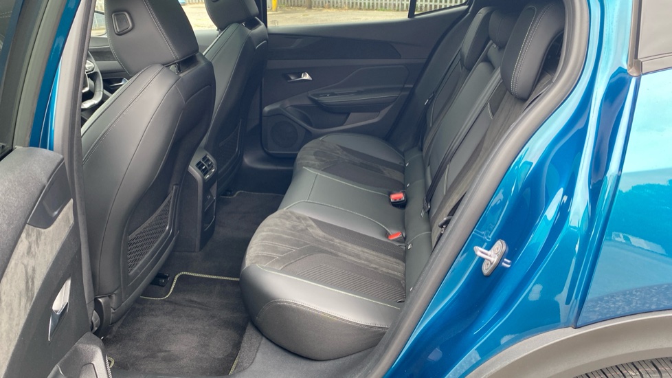 Peugeot 408 1.2 PureTech GT 5dr EAT8 Petrol Hatchback - Image 16