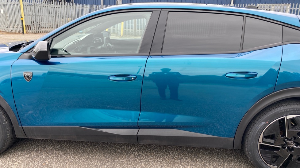 Peugeot 408 1.2 PureTech GT 5dr EAT8 Petrol Hatchback - Image 27
