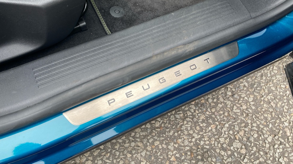 Peugeot 408 1.2 PureTech GT 5dr EAT8 Petrol Hatchback - Image 54