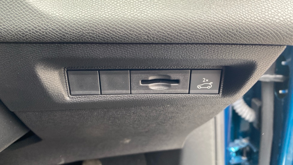 Peugeot 408 1.2 PureTech GT 5dr EAT8 Petrol Hatchback - Image 55