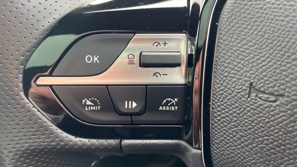 Peugeot 408 1.2 PureTech GT 5dr EAT8 Petrol Hatchback - Image 59