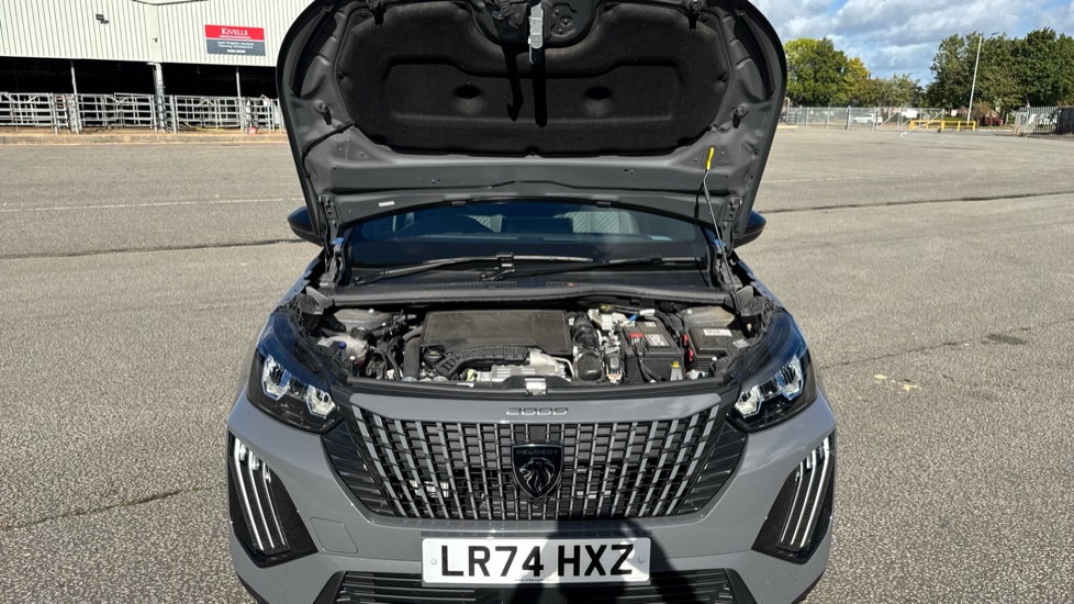 Peugeot 2008 1.2 PureTech 130 Allure 5dr Petrol Estate - Image 8