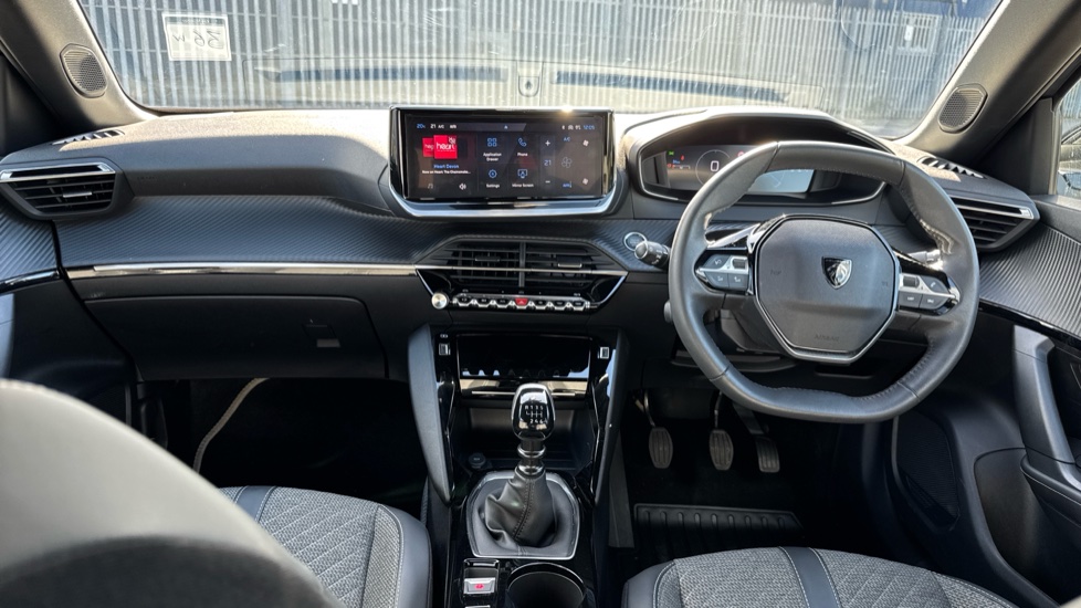 Peugeot 2008 1.2 PureTech 130 Allure 5dr Petrol Estate - Image 10