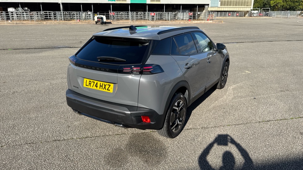 Peugeot 2008 1.2 PureTech 130 Allure 5dr Petrol Estate - Image 33