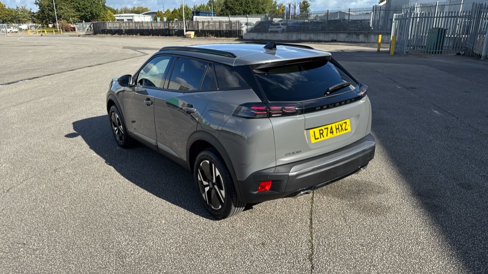 Peugeot 2008 1.2 PureTech 130 Allure 5dr Petrol Estate - Image 34