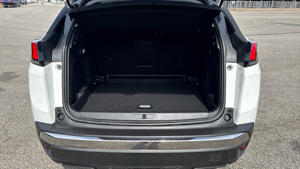 Peugeot 3008 1.5 BlueHDi Allure 5dr Diesel Estate - Image 4
