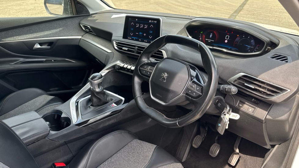 Peugeot 3008 1.5 BlueHDi Allure 5dr Diesel Estate - Image 11