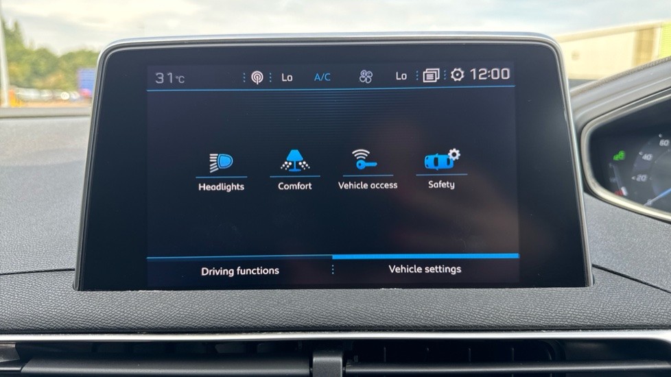 Peugeot 3008 1.5 BlueHDi Allure 5dr Diesel Estate - Image 31