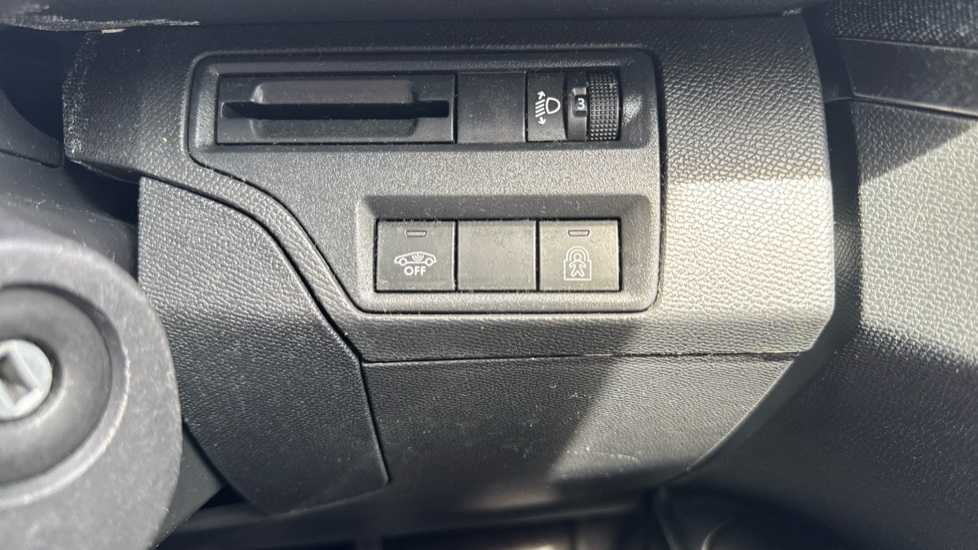 Peugeot 3008 1.5 BlueHDi Allure 5dr Diesel Estate - Image 38