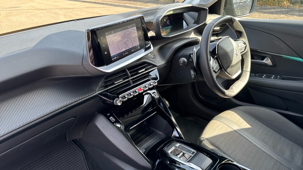 Peugeot 208 1.2 PureTech 130 Allure Premium + 5dr EAT8 Petrol Hatchback - Image 9