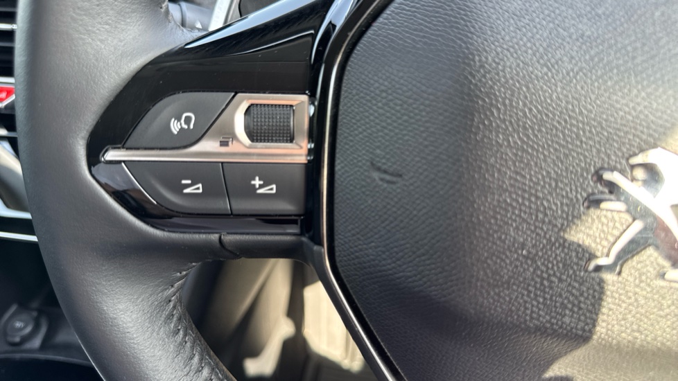 Peugeot 208 1.2 PureTech 130 Allure Premium + 5dr EAT8 Petrol Hatchback - Image 29