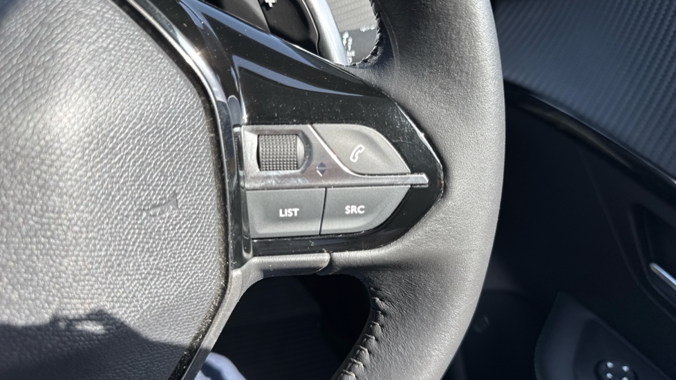 Peugeot 208 1.2 PureTech 130 Allure Premium + 5dr EAT8 Petrol Hatchback - Image 30