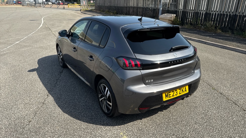 Peugeot 208 1.2 PureTech 130 Allure Premium + 5dr EAT8 Petrol Hatchback - Image 37