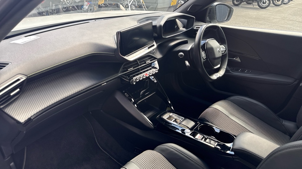 Peugeot 2008 100kW GT 50kWh 5dr Auto Electric Estate - Image 9