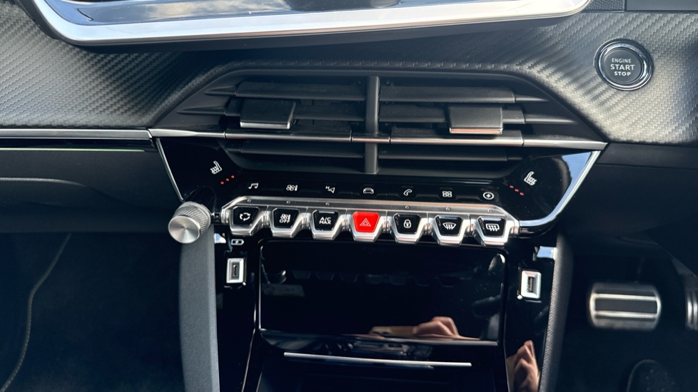 Peugeot 2008 100kW GT 50kWh 5dr Auto Electric Estate - Image 21