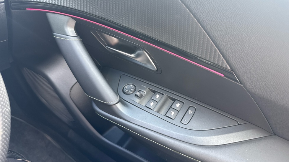 Peugeot 2008 100kW GT 50kWh 5dr Auto Electric Estate - Image 27