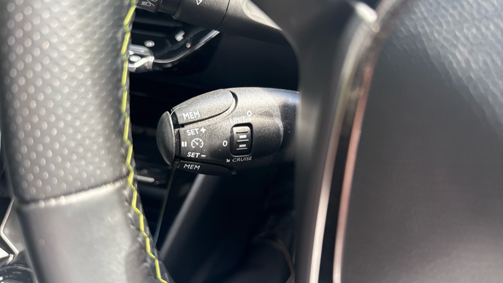 Peugeot 2008 100kW GT 50kWh 5dr Auto Electric Estate - Image 30