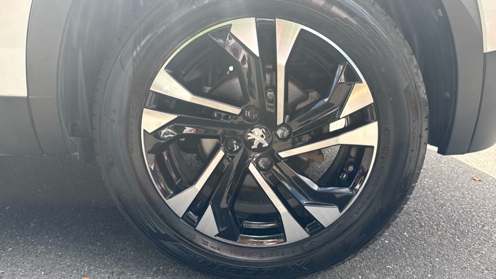 Peugeot 2008 100kW GT 50kWh 5dr Auto Electric Estate - Image 39