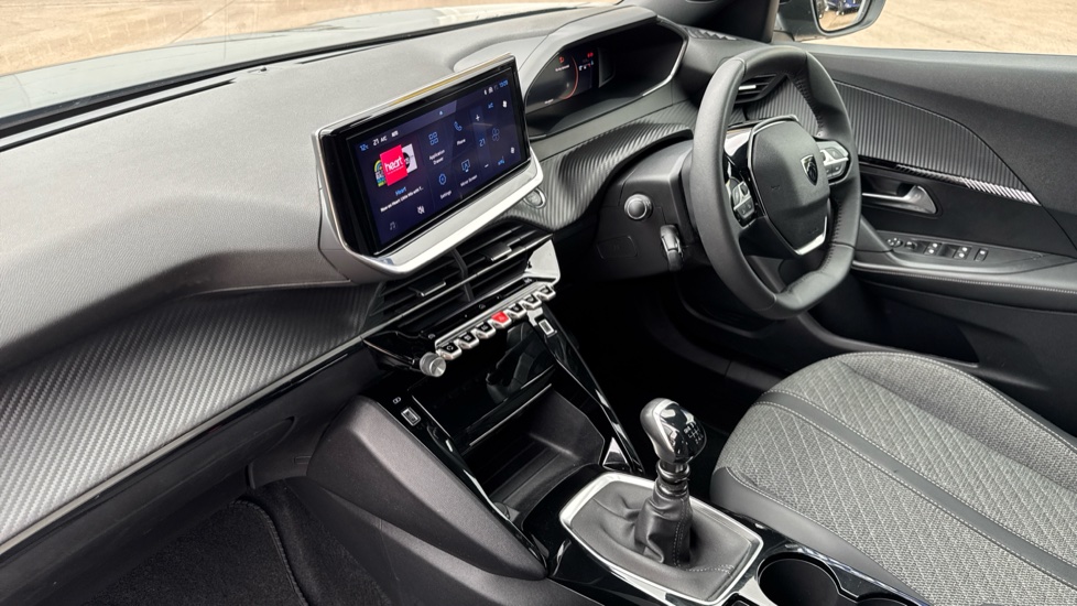 Peugeot 2008 1.2 PureTech 130 Allure 5dr Petrol Estate - Image 9