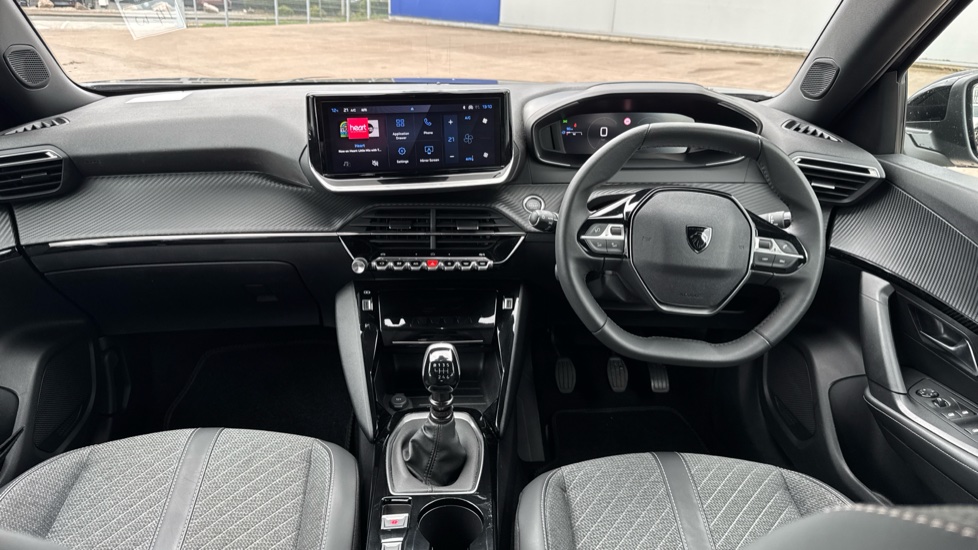 Peugeot 2008 1.2 PureTech 130 Allure 5dr Petrol Estate - Image 10