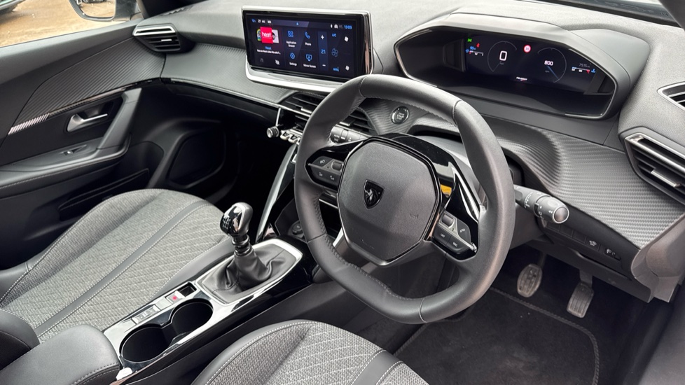 Peugeot 2008 1.2 PureTech 130 Allure 5dr Petrol Estate - Image 11