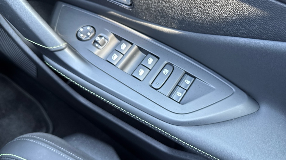 Peugeot 308 115kW GT 54kWh 5dr Auto Electric Hatchback - Image 32