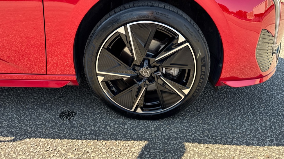 Peugeot 308 115kW GT 54kWh 5dr Auto Electric Hatchback - Image 36