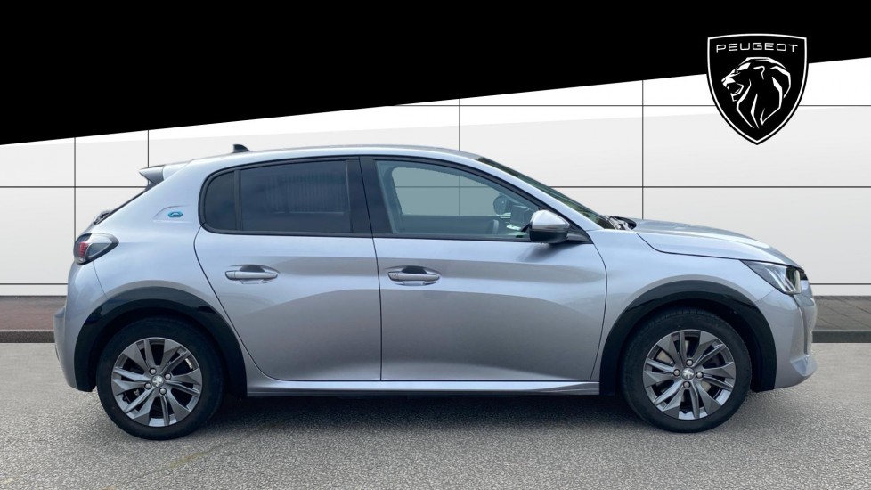 Peugeot 208 100kW Allure 50kWh 5dr Auto Electric Hatchback - Image 5
