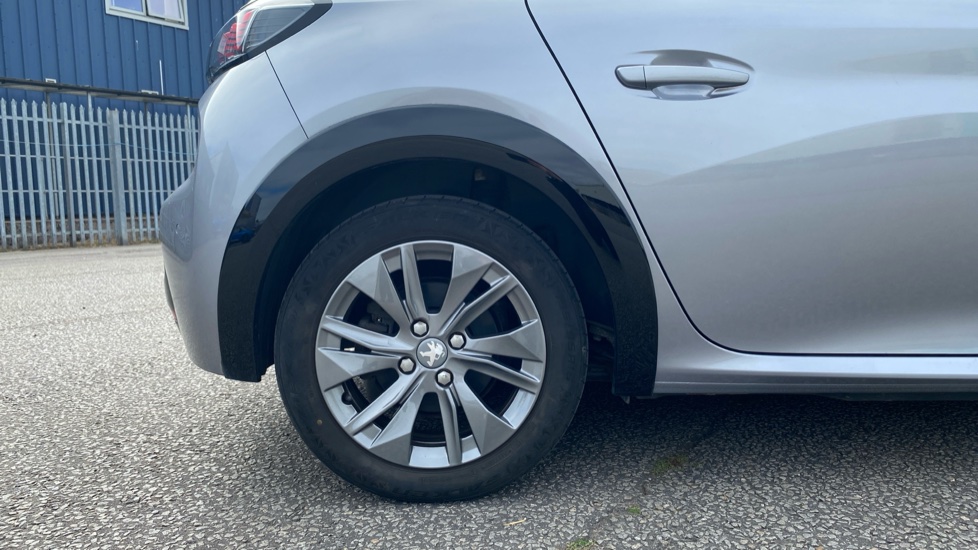 Peugeot 208 100kW Allure 50kWh 5dr Auto Electric Hatchback - Image 7