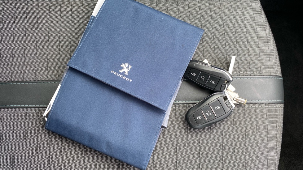 Peugeot 208 100kW Allure 50kWh 5dr Auto Electric Hatchback - Image 19